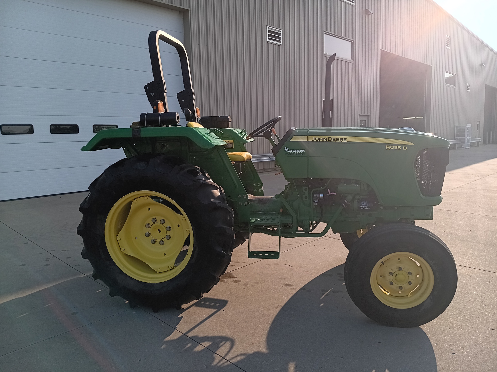 2014 John Deere 5055D Image 3