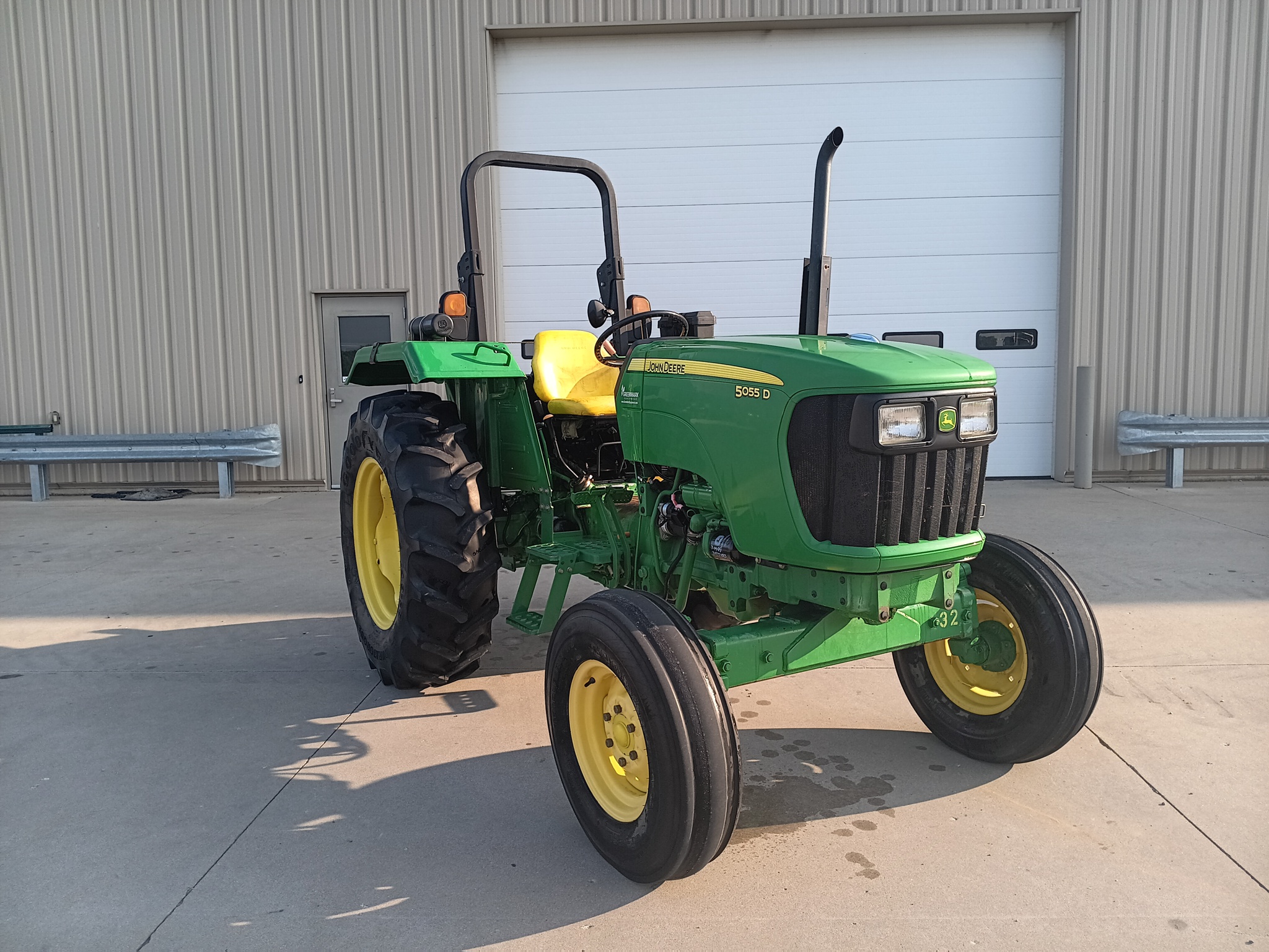 2014 John Deere 5055D Image 1