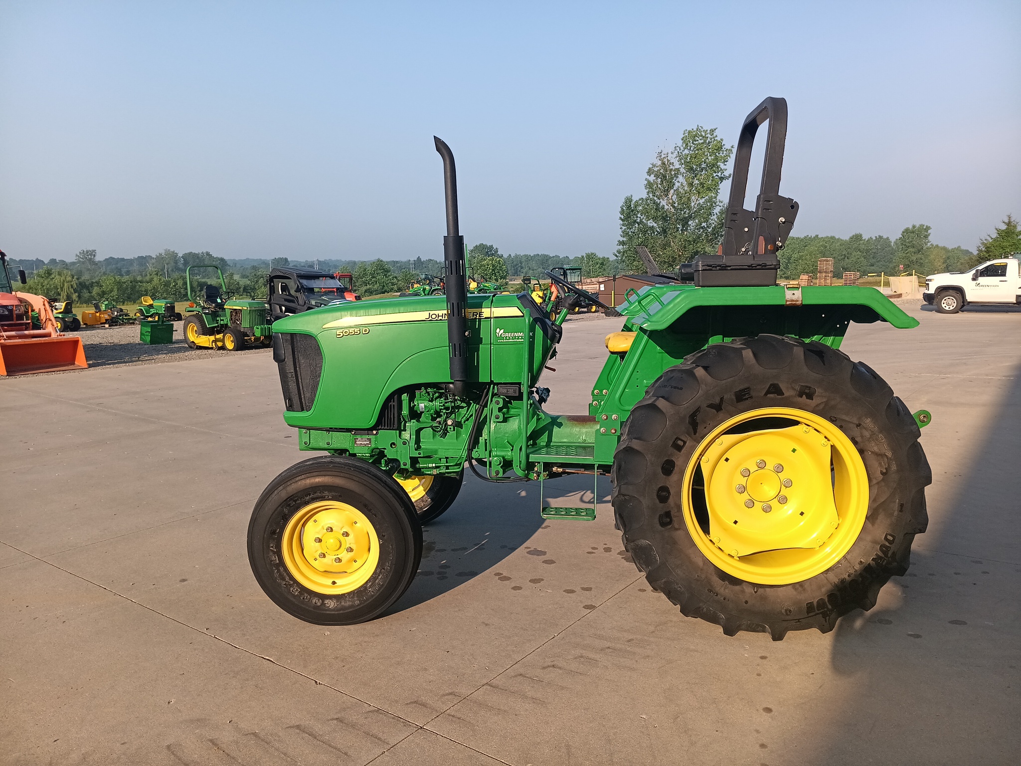 2014 John Deere 5055D Image 6