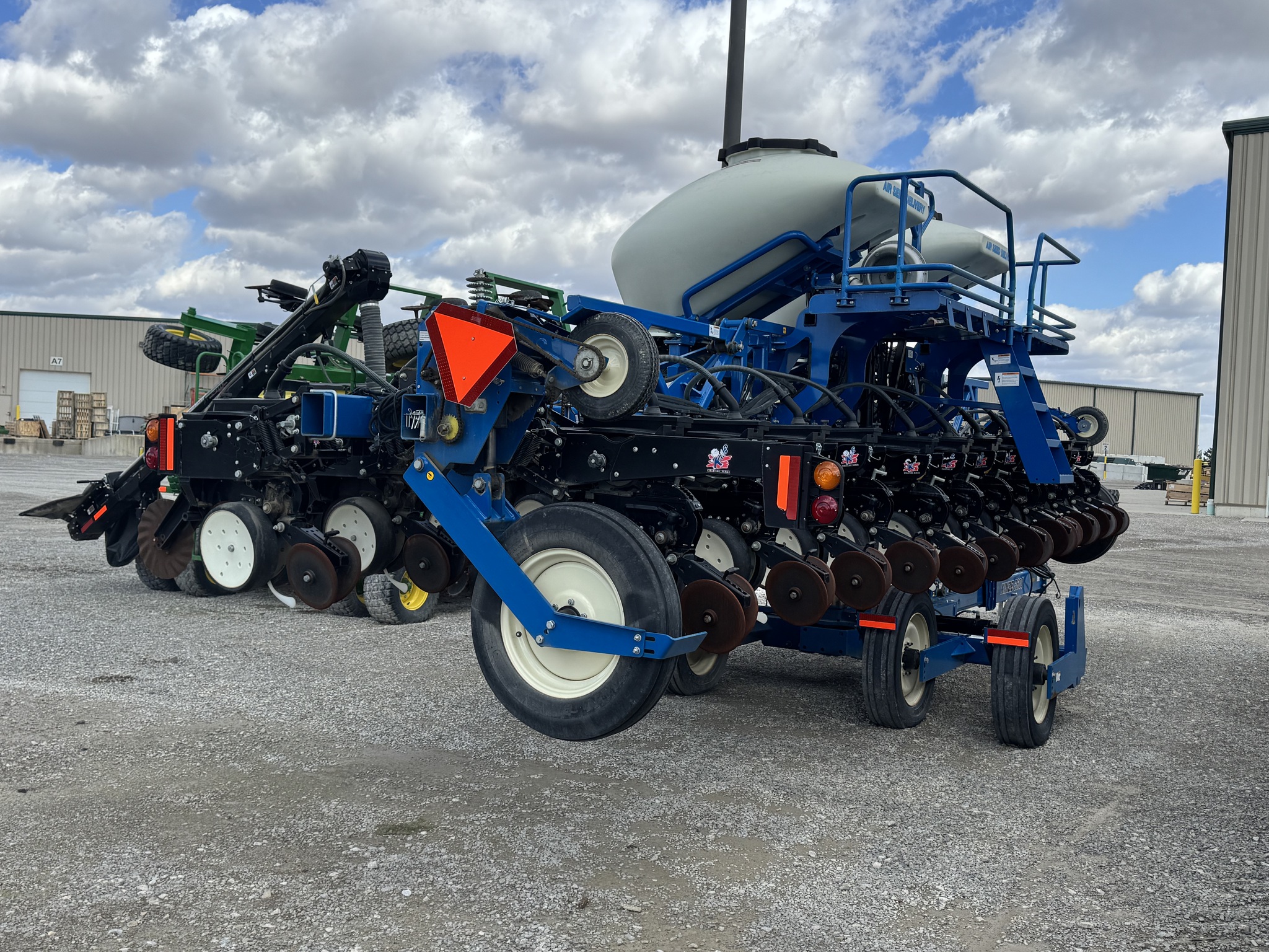 2014 Kinze 3600 Image 4