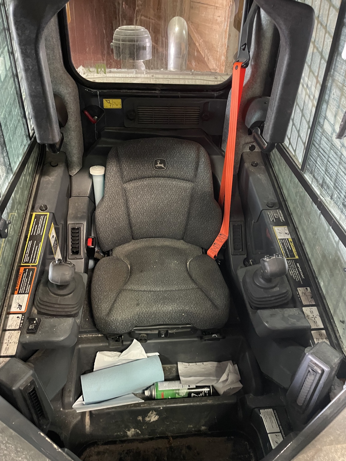 2023 John Deere 332G Image 9