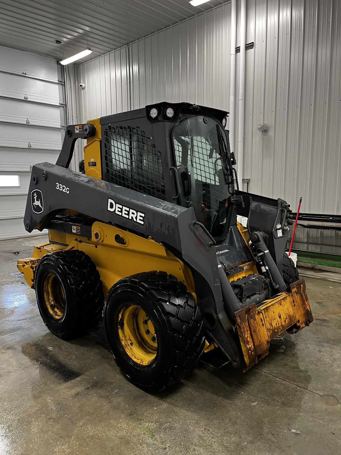 2023 John Deere 332G Image 7