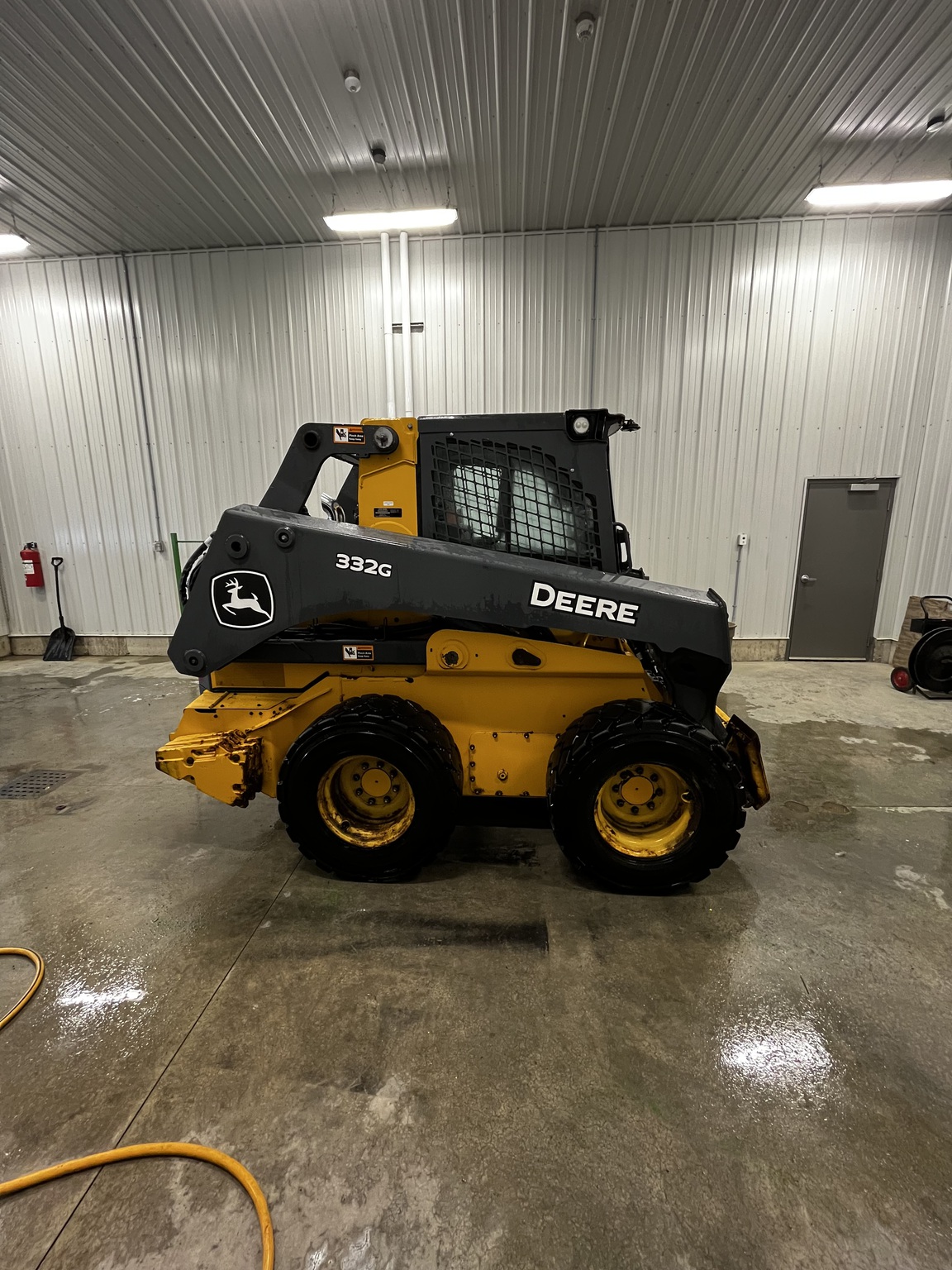 2023 John Deere 332G Image 10