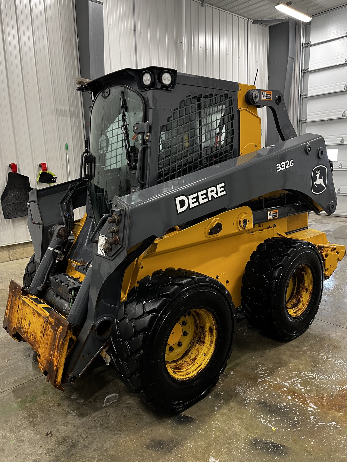 2023 John Deere 332G Image 1