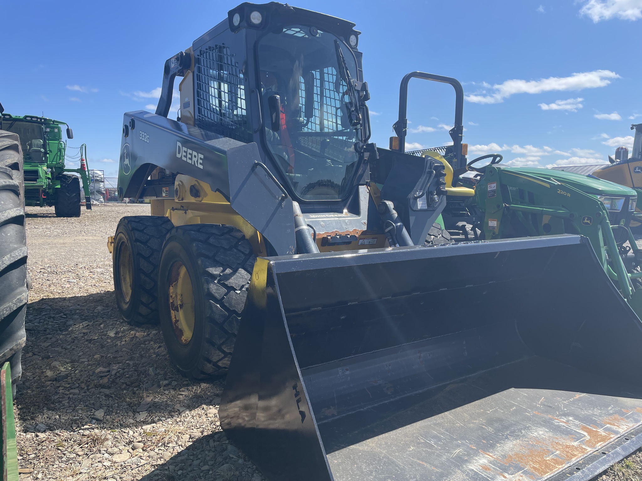 2023 John Deere 332G Image 5