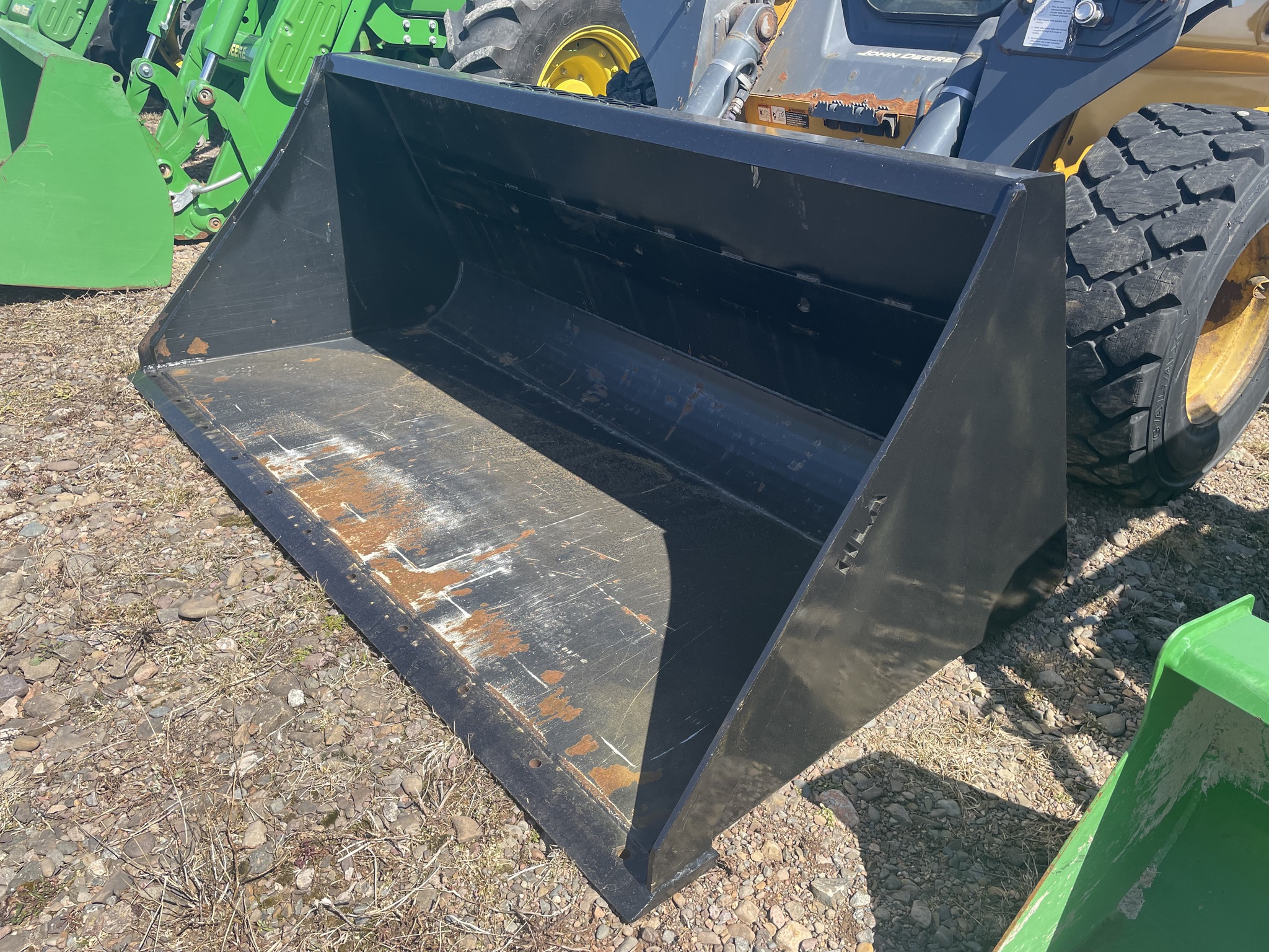 2023 John Deere 332G Image 6