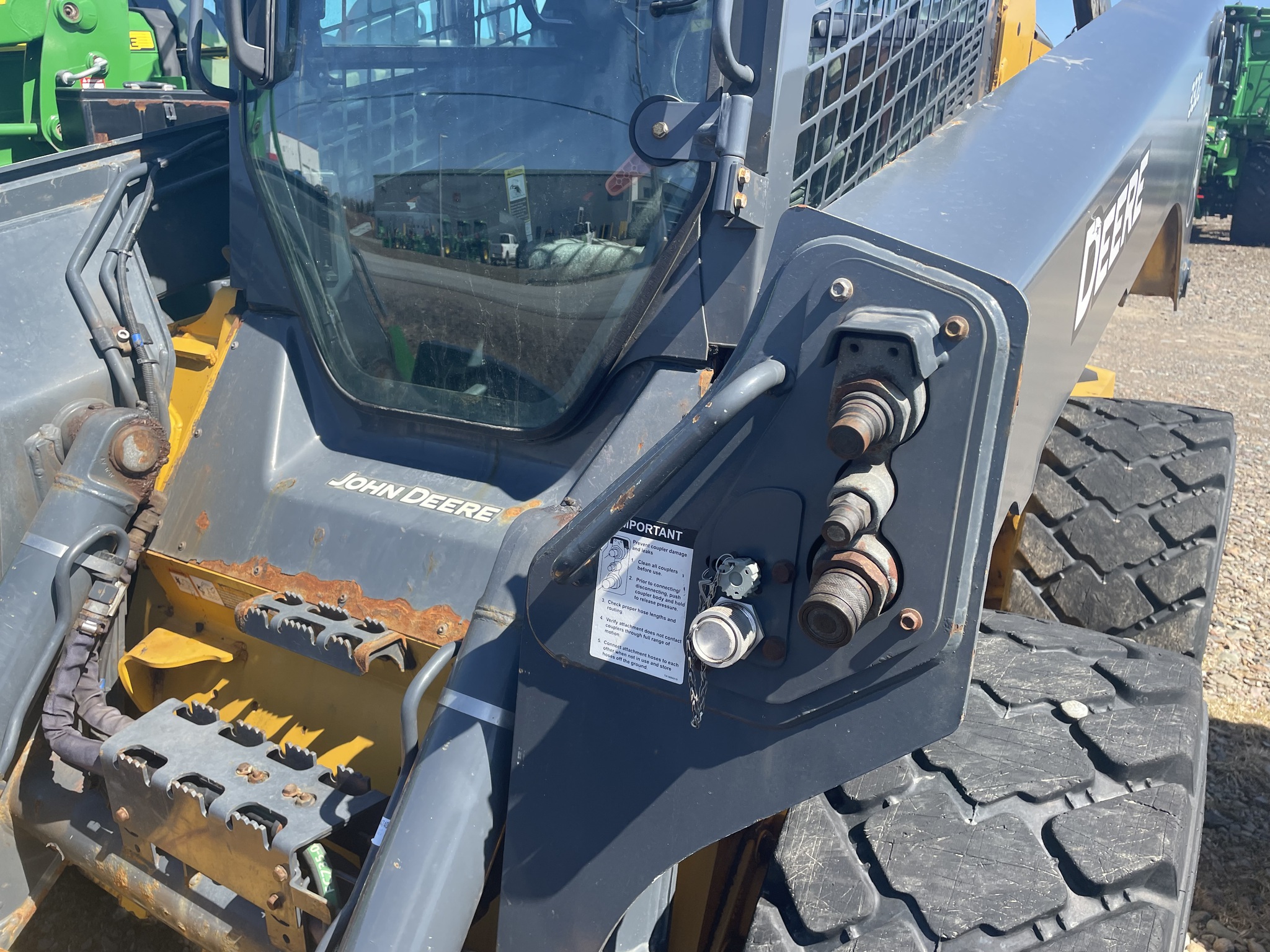 2023 John Deere 332G Image 10