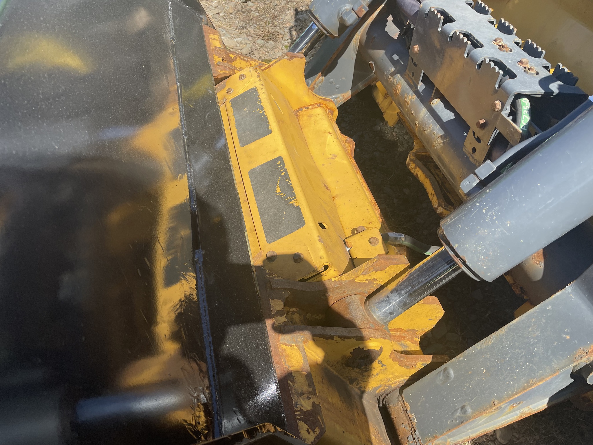 2023 John Deere 332G Image 7