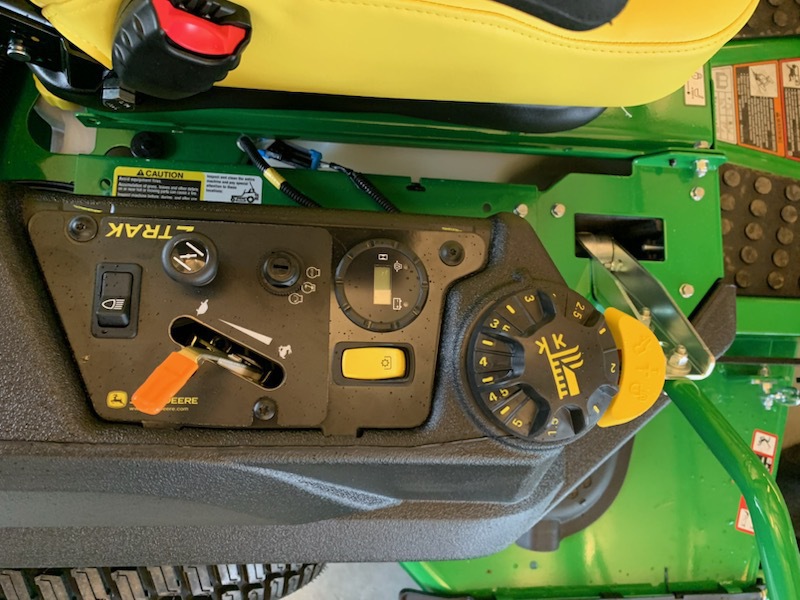 2025 John Deere Z760R Image 8