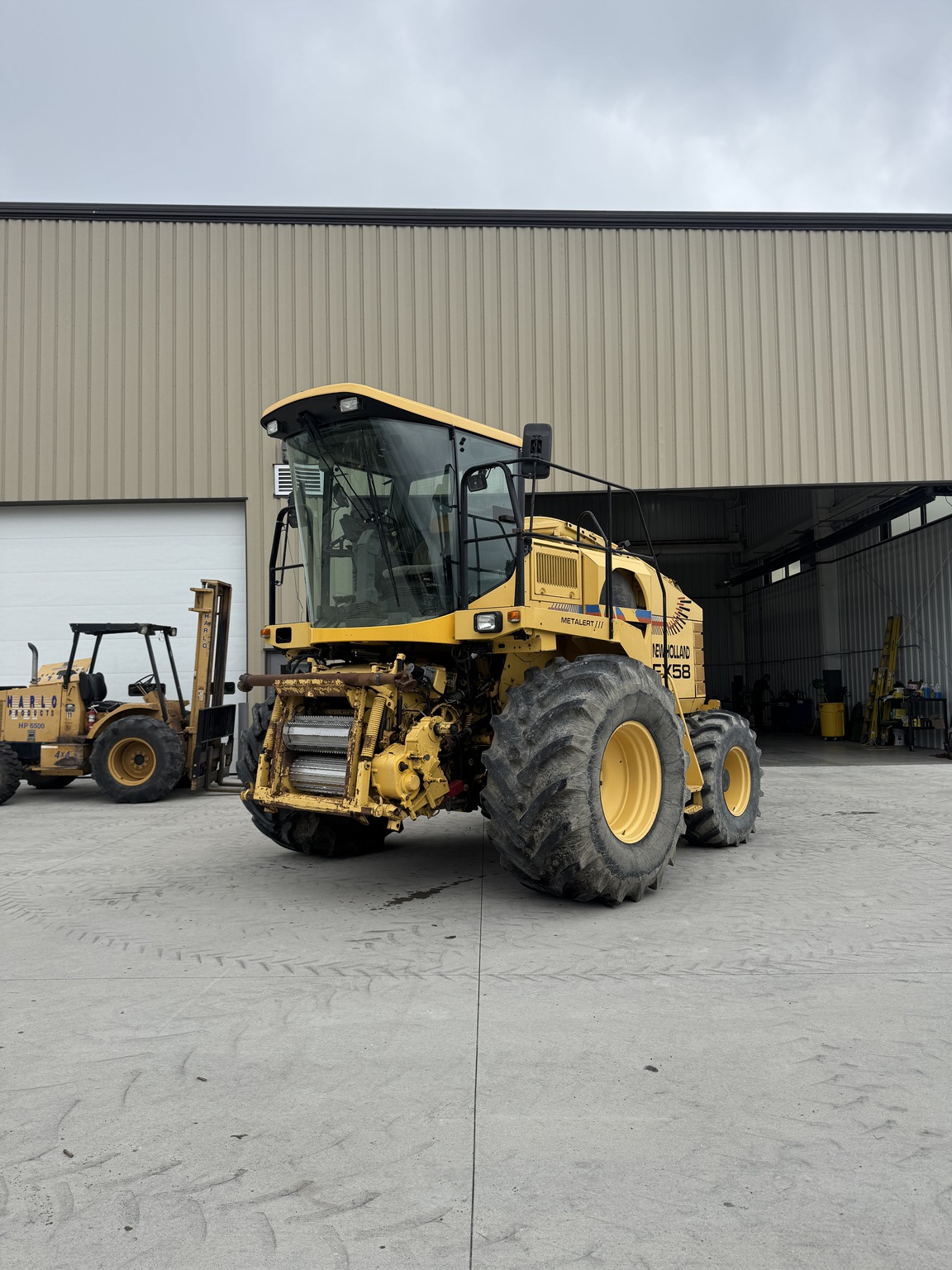 2000 New Holland FX58 Image 1