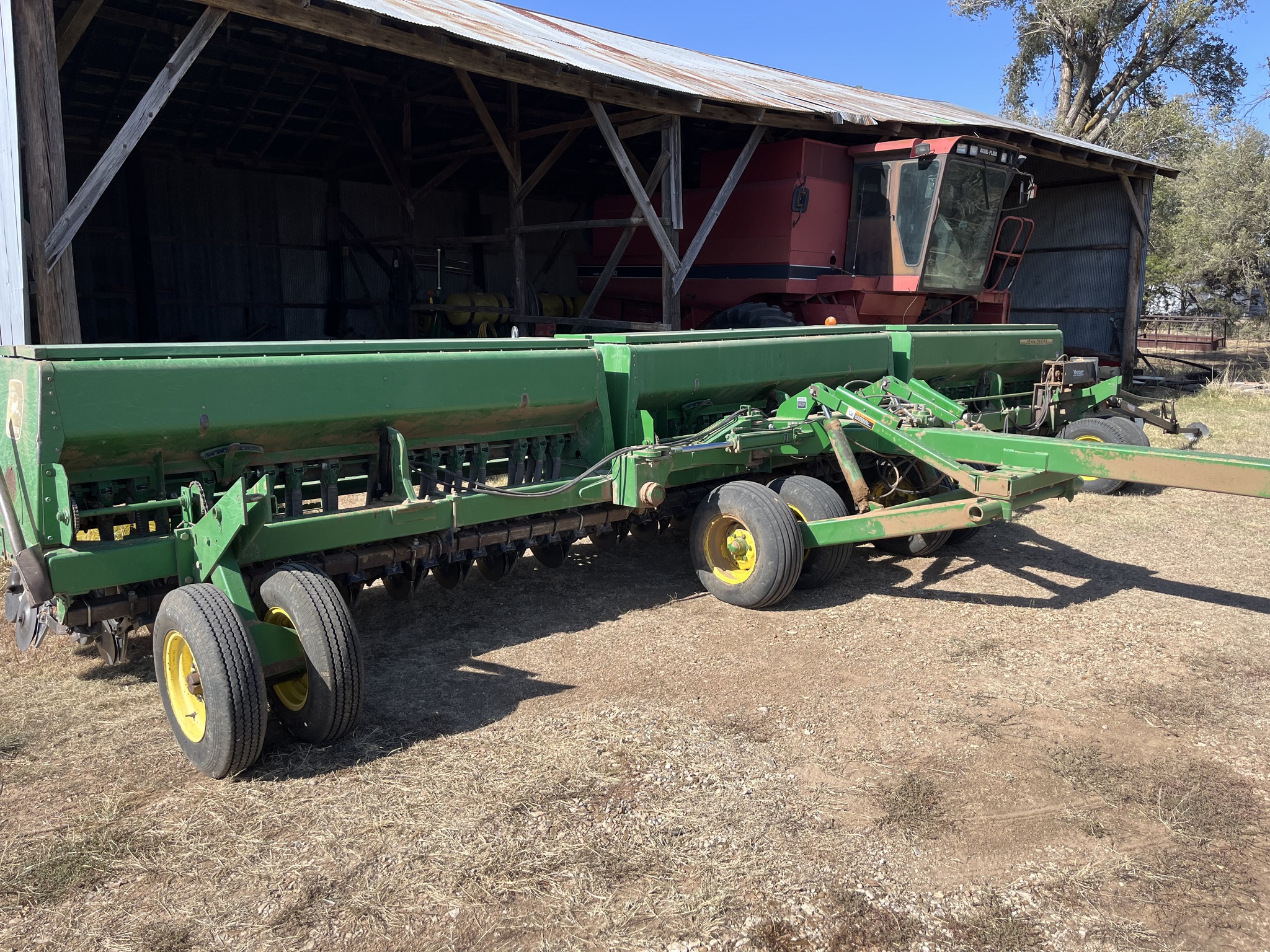 1997 John Deere 455 Image 9