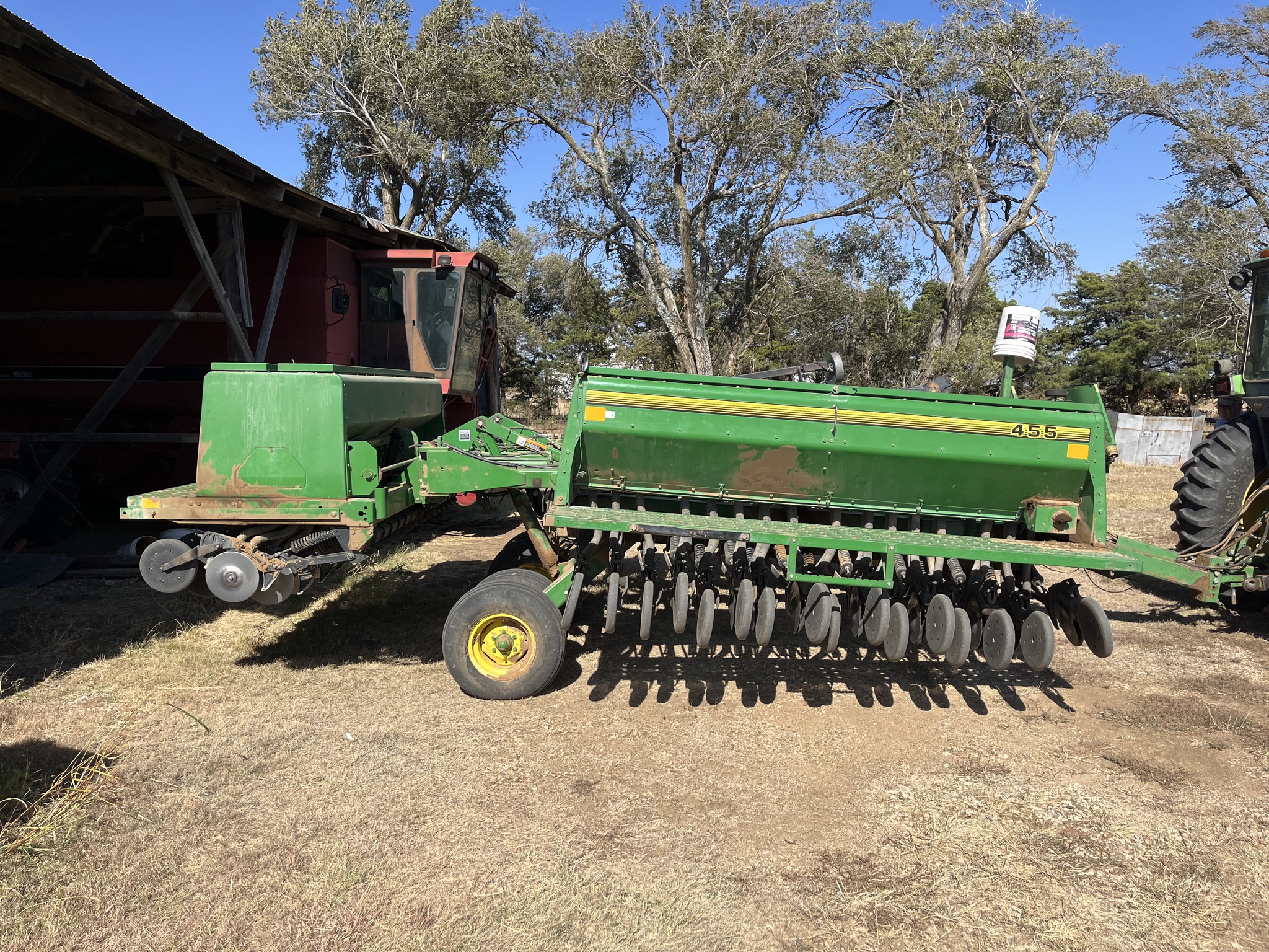 1997 John Deere 455 Image 4