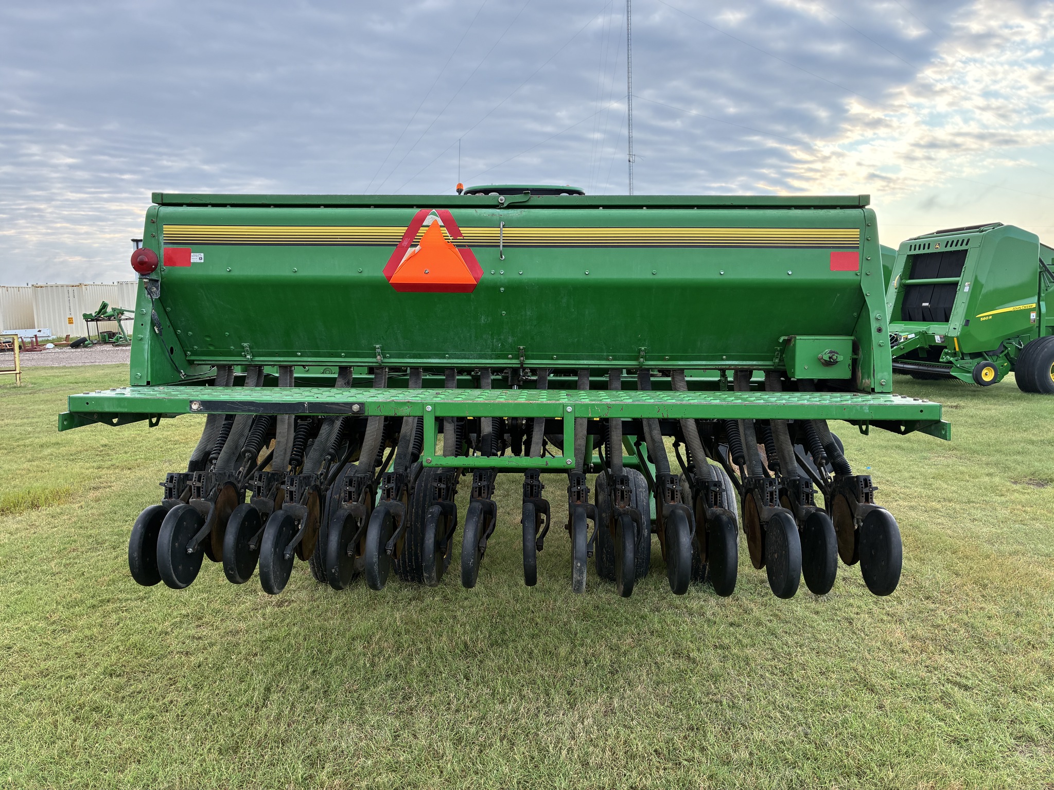 1997 John Deere 455 Image 4