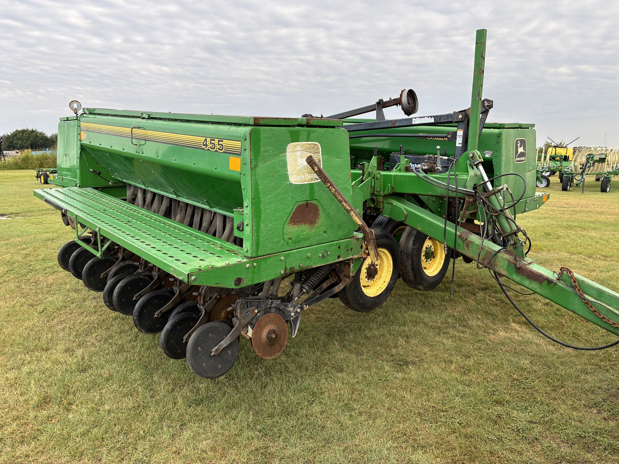 1997 John Deere 455 Image 7