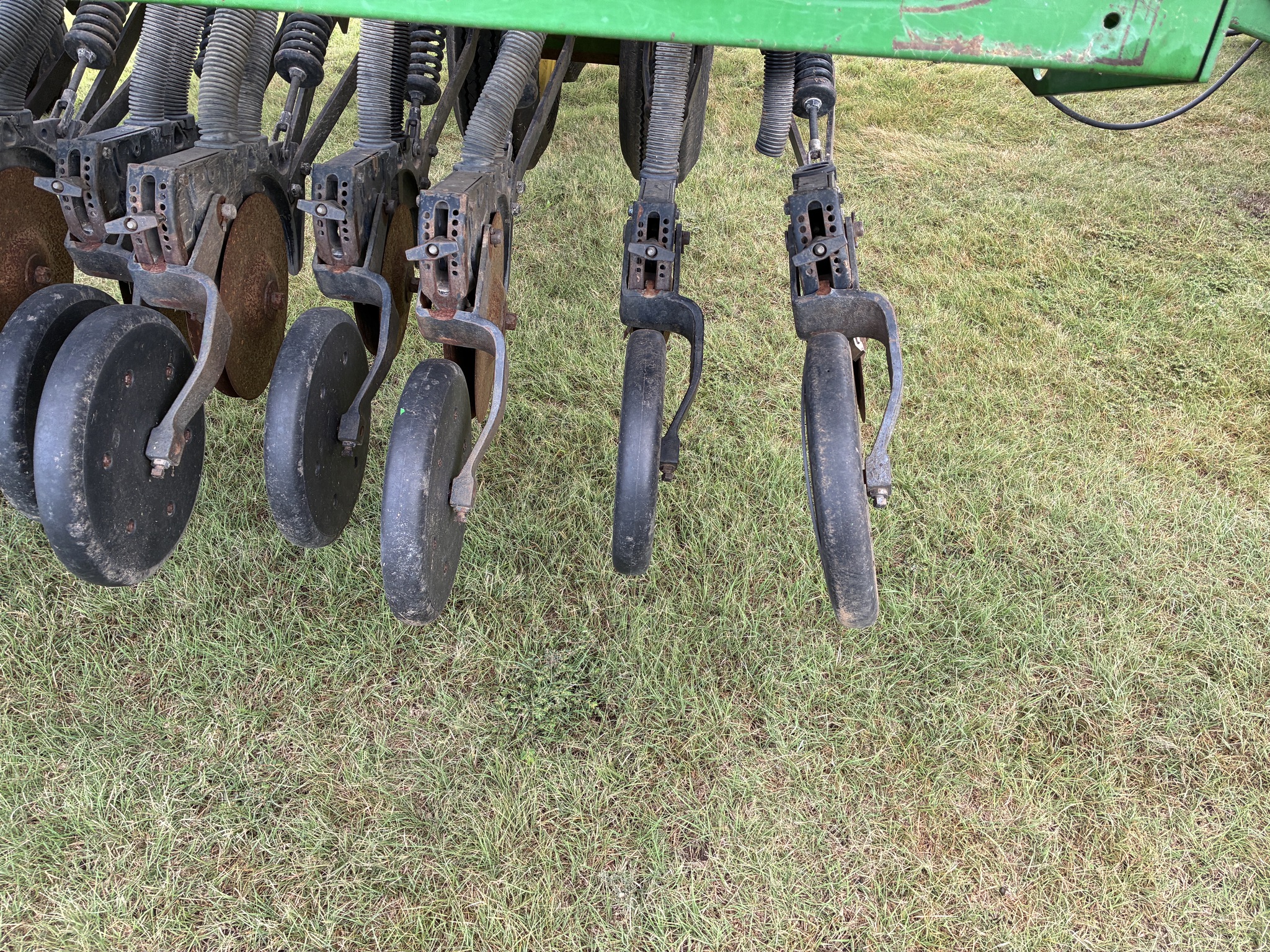 1997 John Deere 455 Image 32