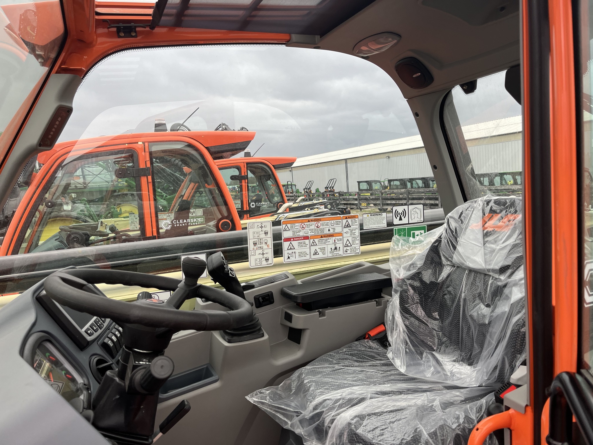2024 JLG AG832 Image 8