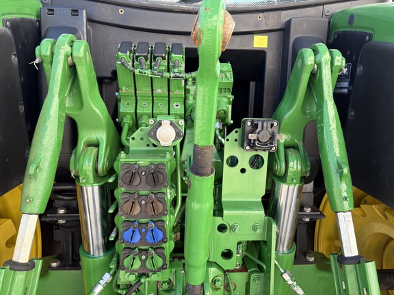 Used 2022 John Deere 6155R Row Crop Tractors at Horizon Ag & Turf in Mayerthorpe, AB - Photo21