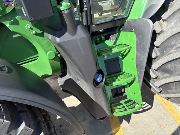 Used 2022 John Deere 6155R Row Crop Tractors at Horizon Ag & Turf in Mayerthorpe, AB - Photo24