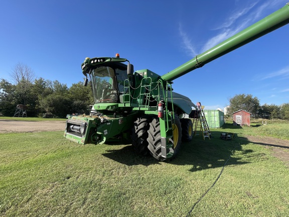 Used 2015 John Deere S680 Combines at Horizon Ag & Turf in Vermilion, AB - Photo5