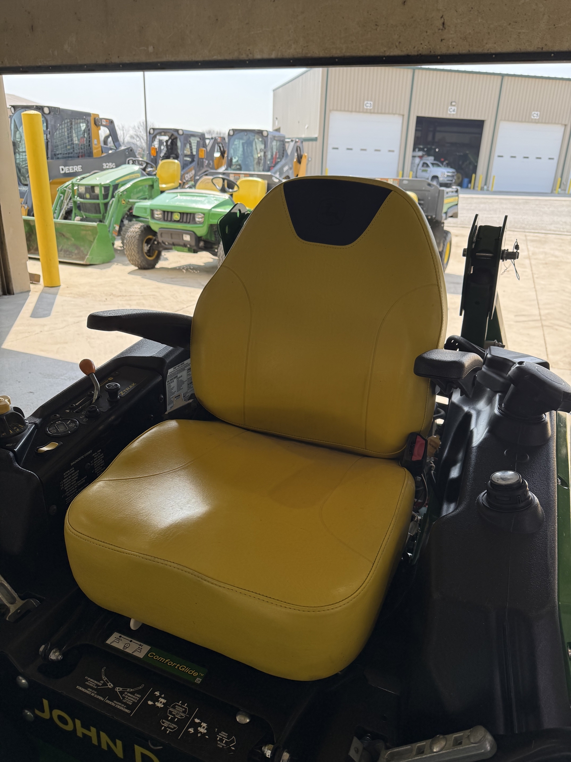 2021 John Deere Z920M Image 7