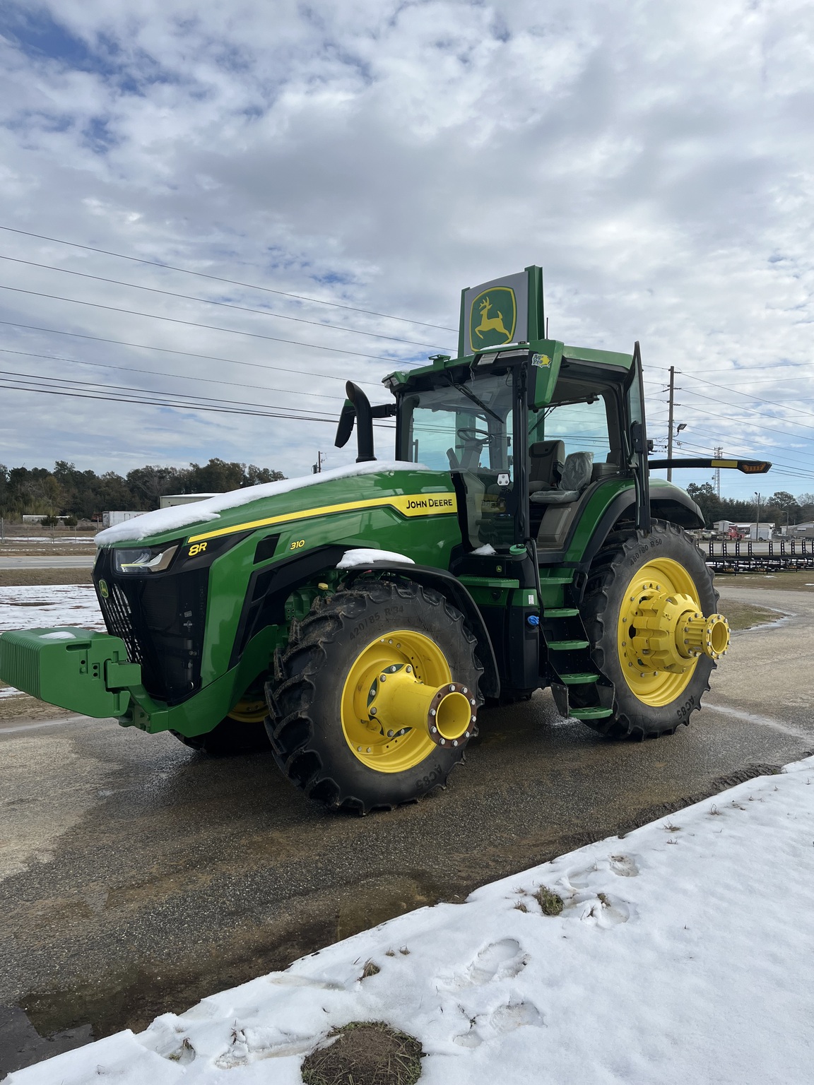 2023 John Deere 8R 310 Image 4