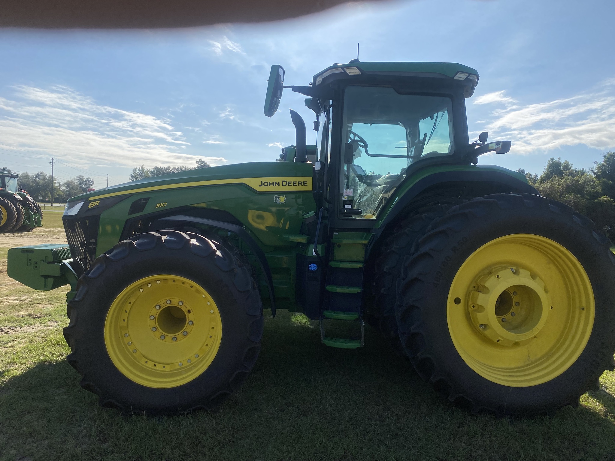 2023 John Deere 8R 310 Image 4