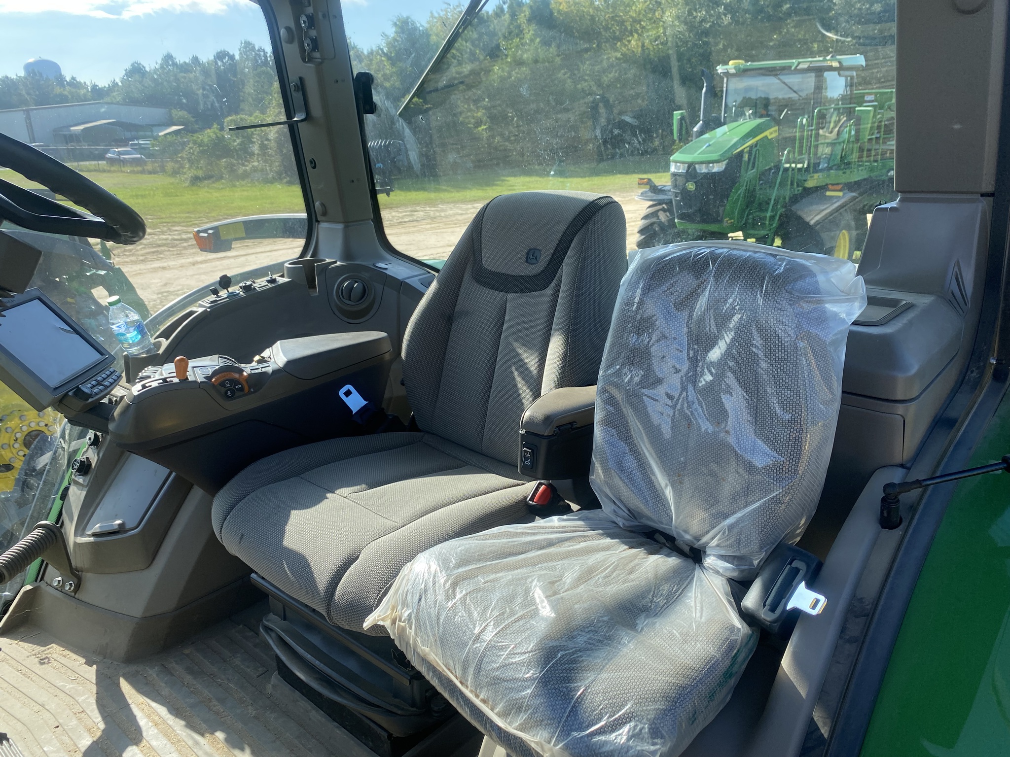 2023 John Deere 8R 310 Image 7