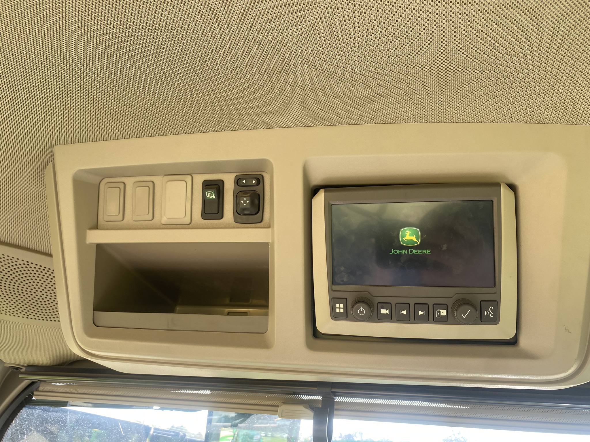 2023 John Deere 8R 310 Image 9