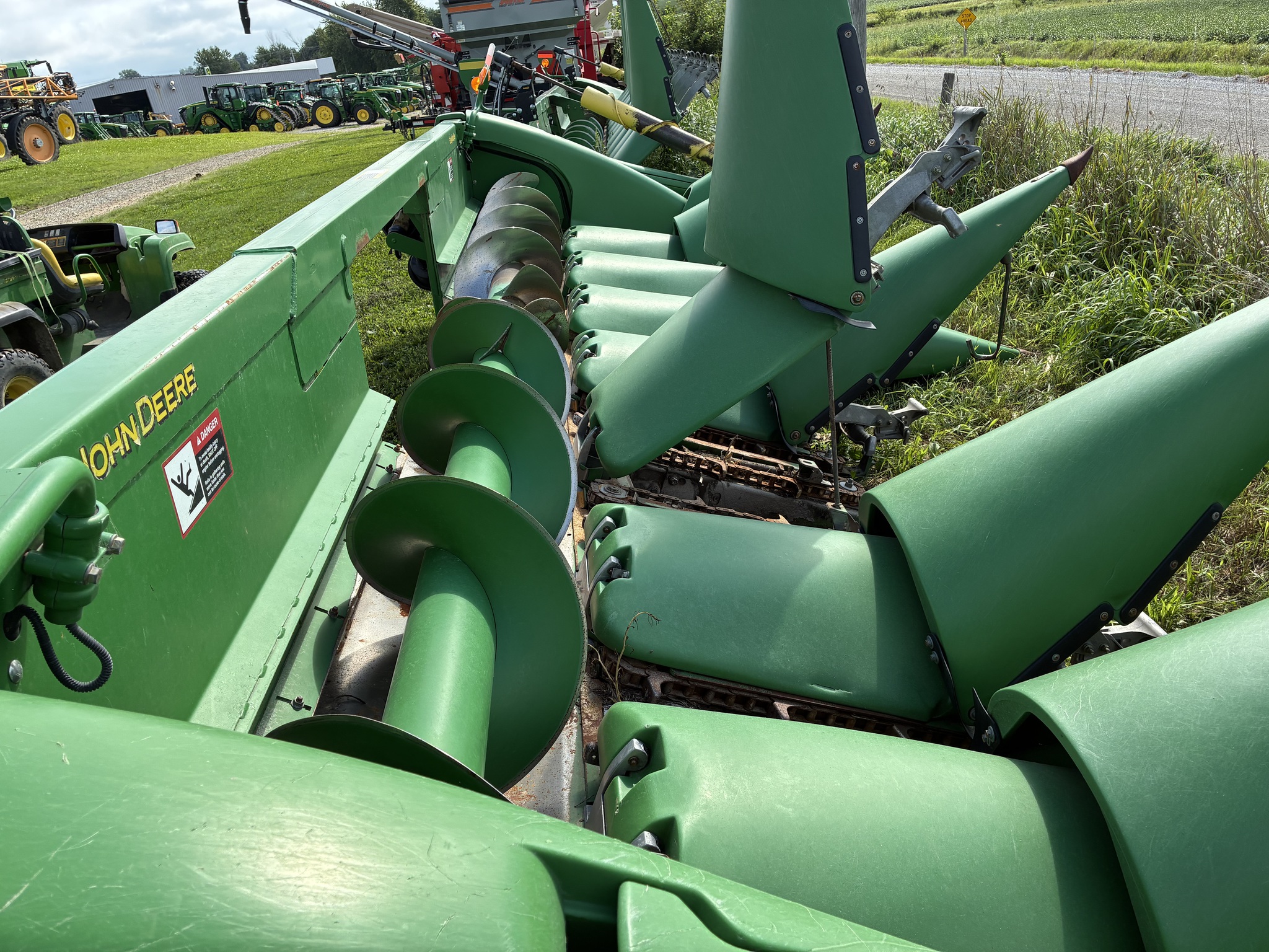 2010 John Deere 608C StalkMaster Image 8