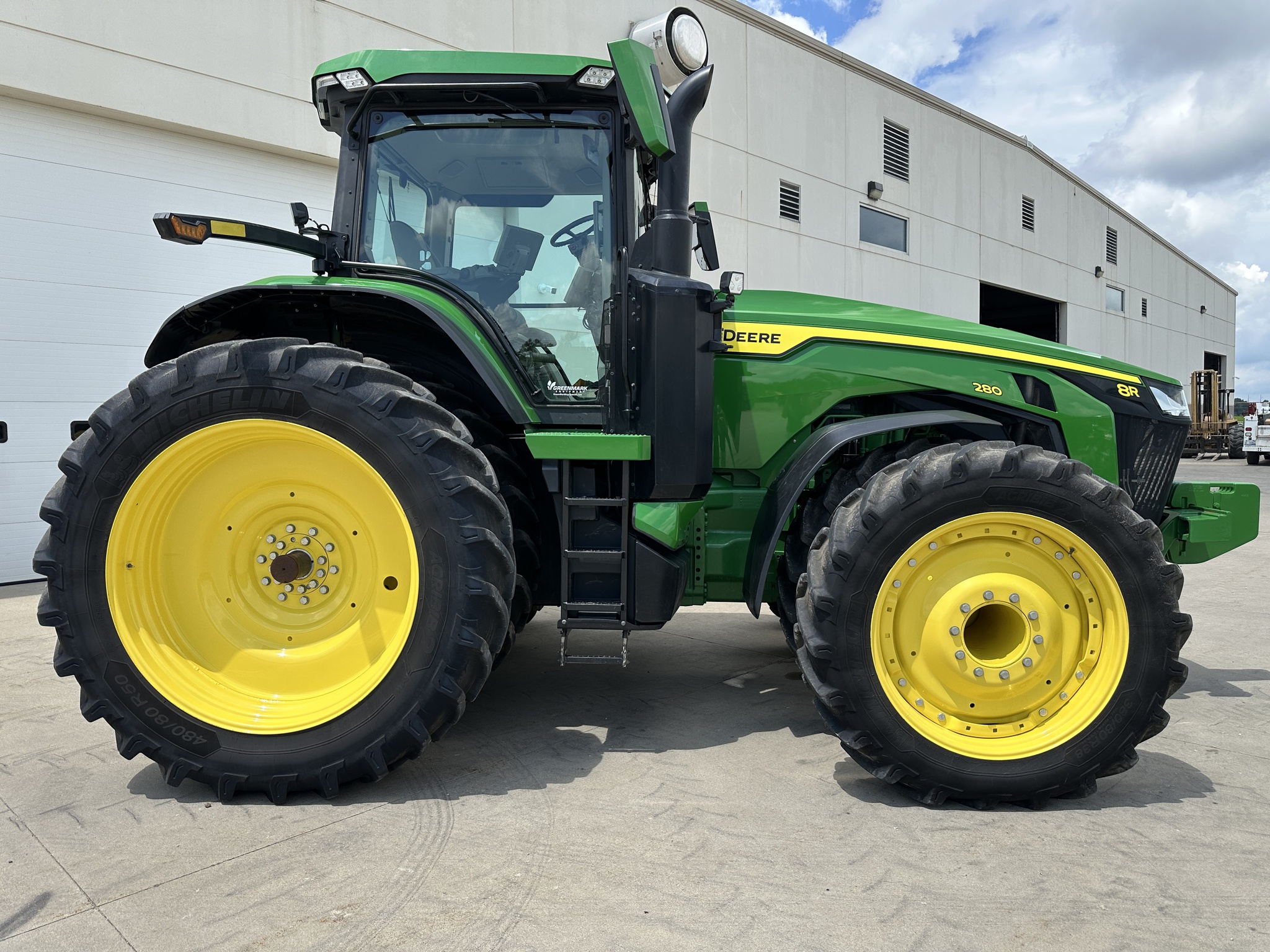 2021 John Deere 8R 280 Image 2