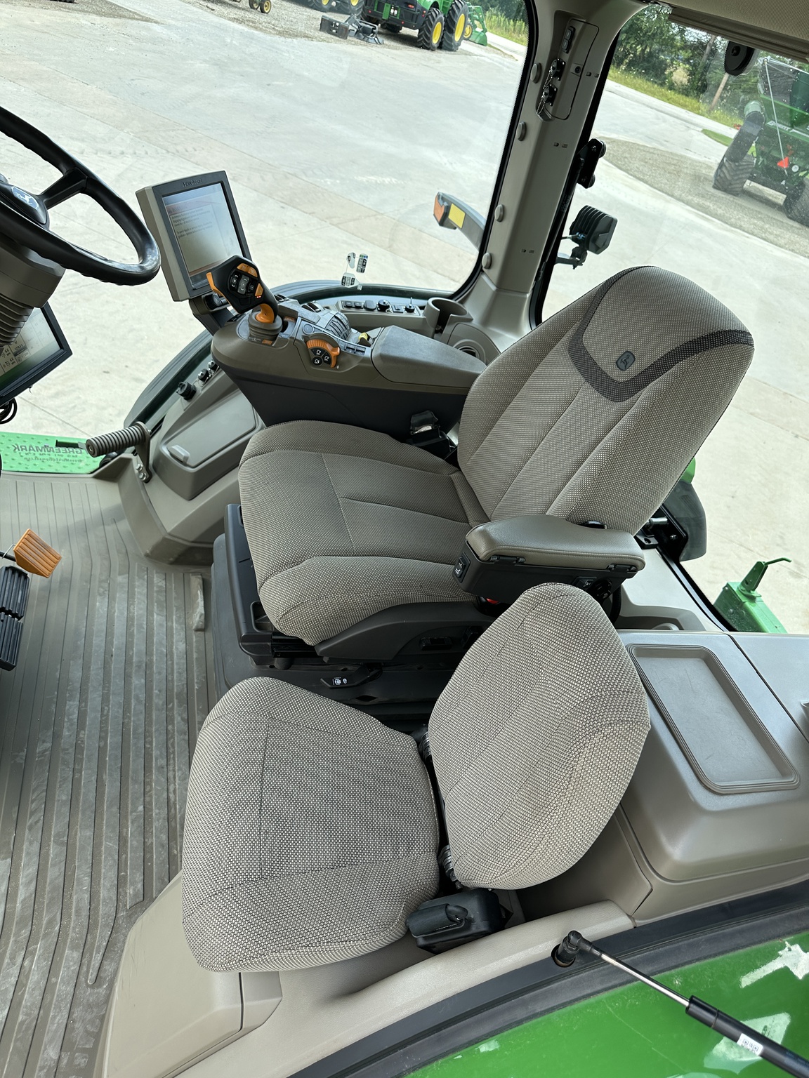 2021 John Deere 8R 280 Image 9