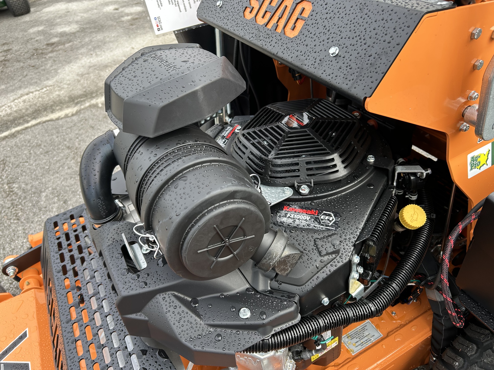 2025 Scag SVRII61V-38FXEFI Image 8