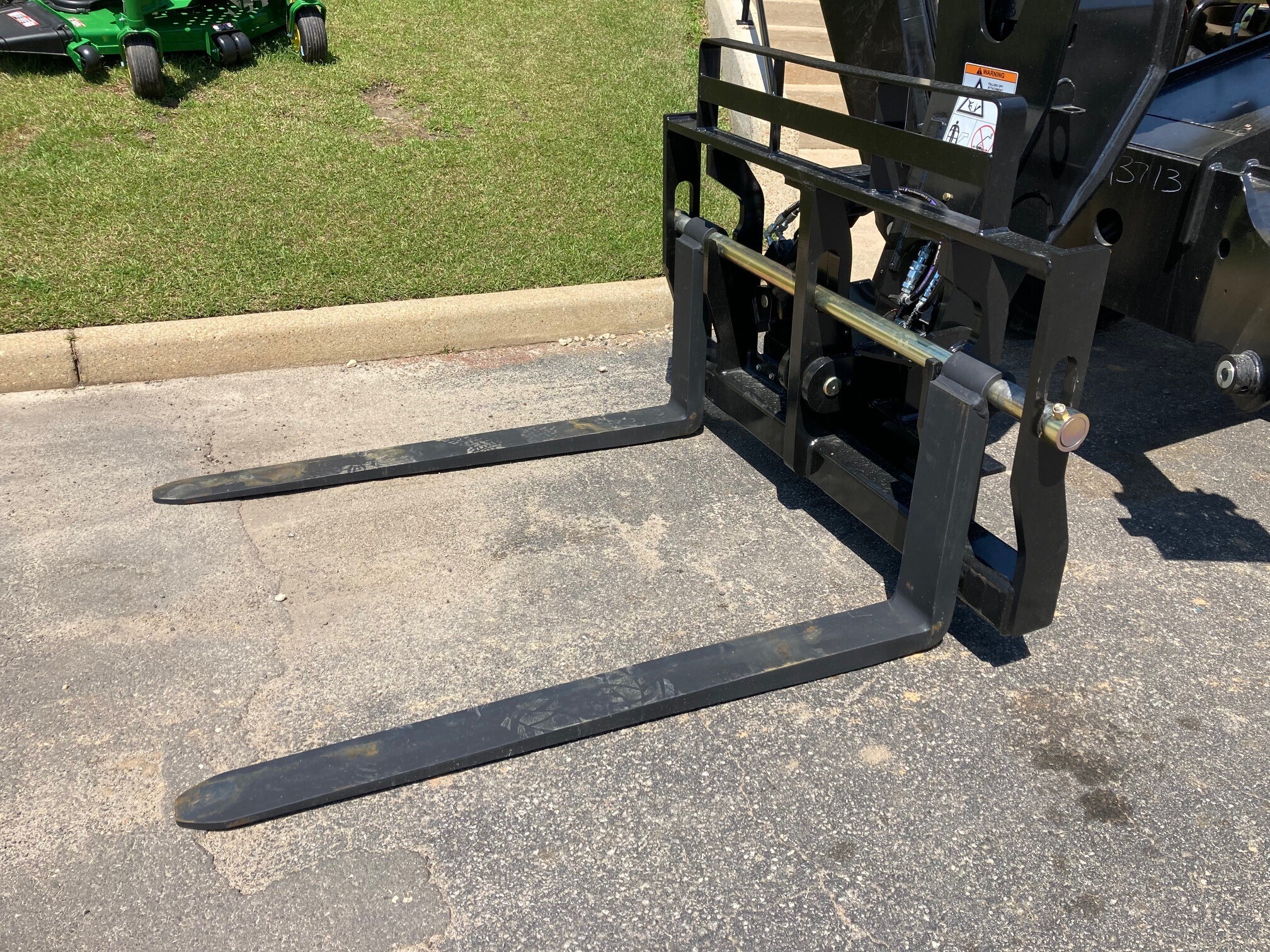 2025 JLG 1055 Image 3