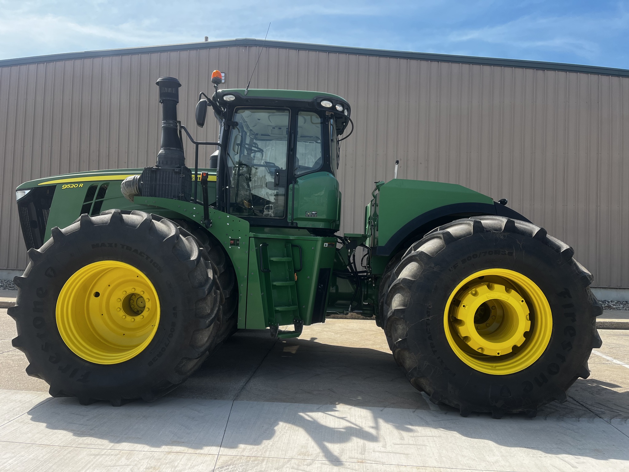 2015 John Deere 9520R Image 1
