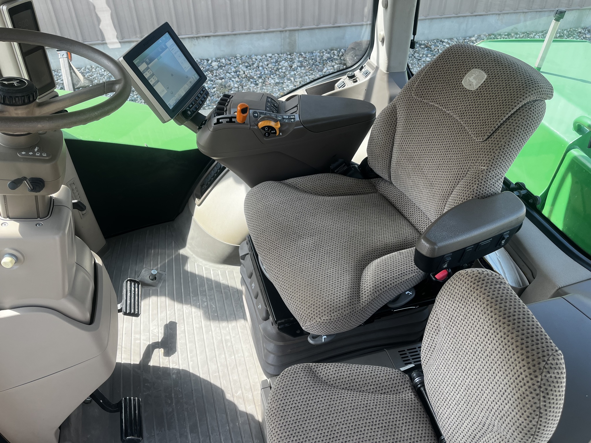 2015 John Deere 9520R Image 4