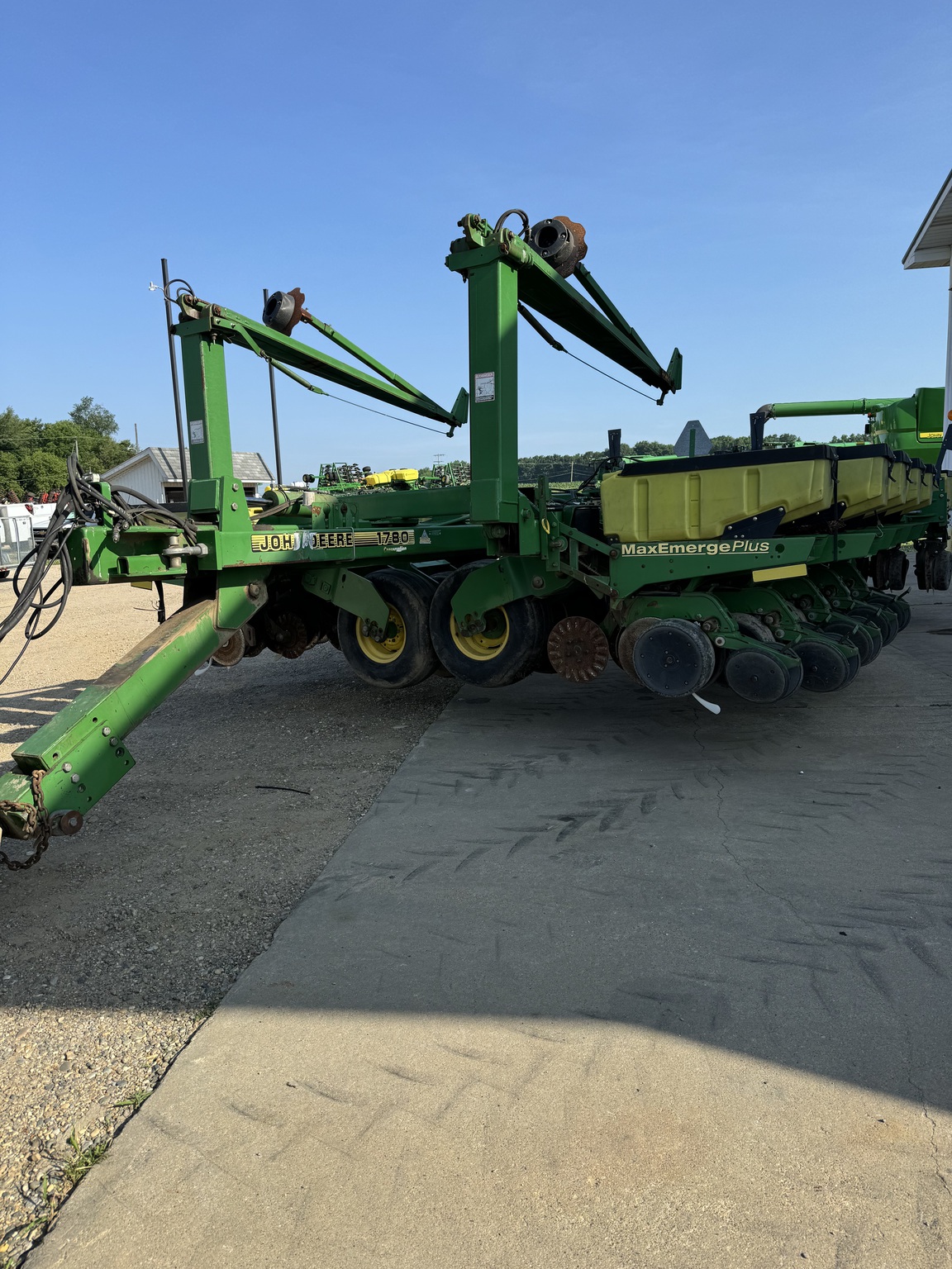 2000 John Deere 1780 Image 2
