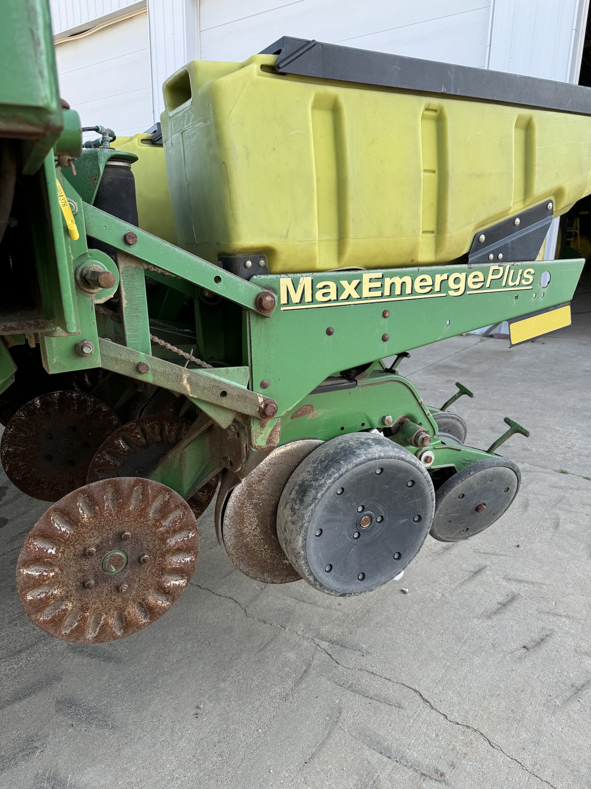 2000 John Deere 1780 Image 16