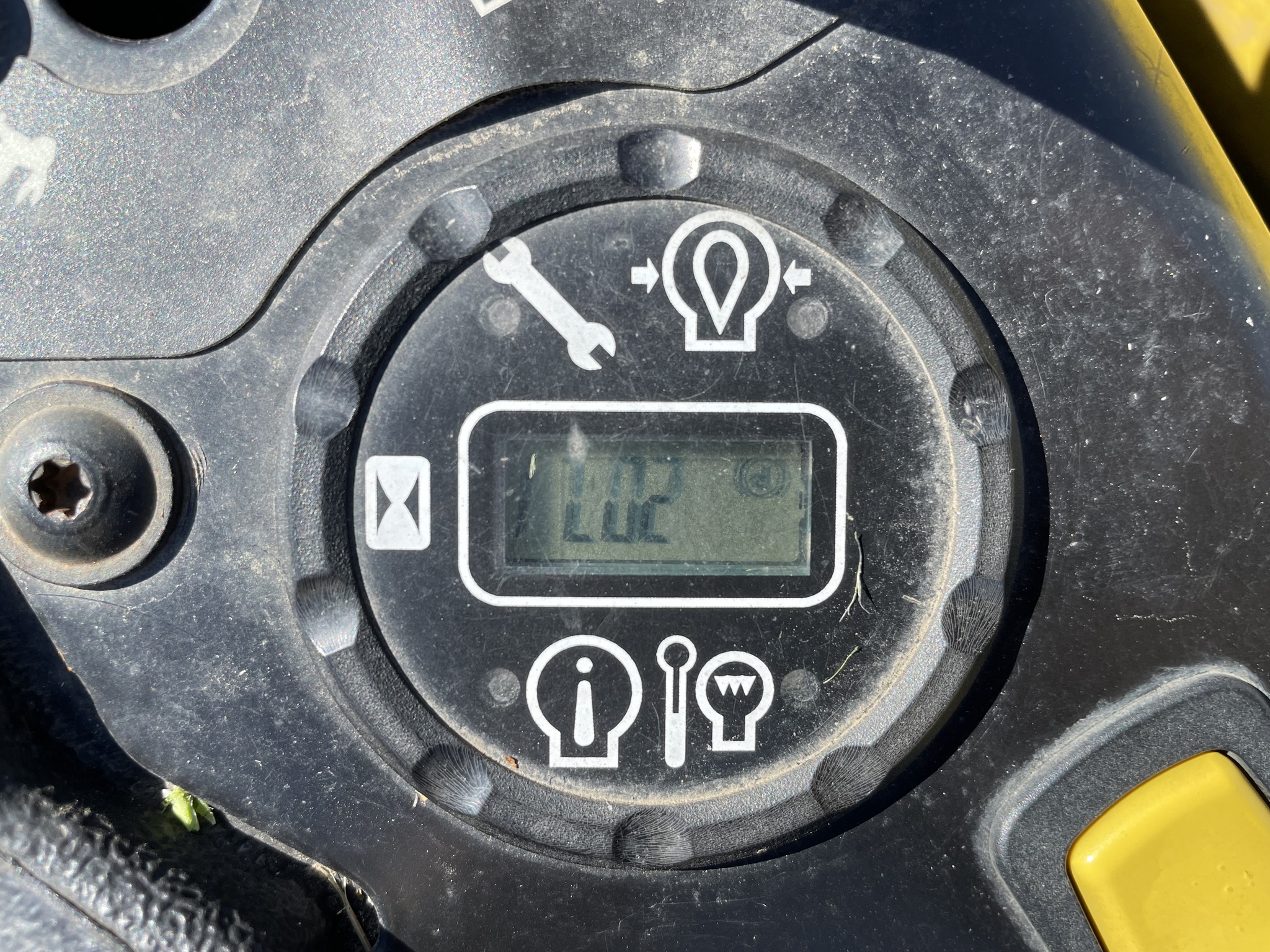 2022 John Deere Z920M Image 3