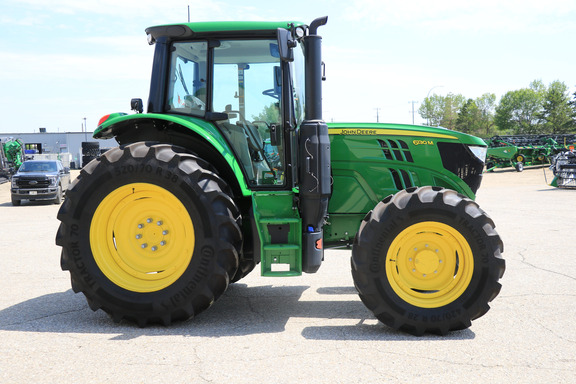 Used 2023 John Deere 6130M Utility Tractors at Horizon Ag & Turf in Edmonton West, AB - Photo4
