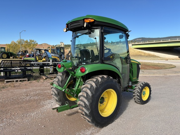 2015 John Deere 3046R (4th thumbnail)
