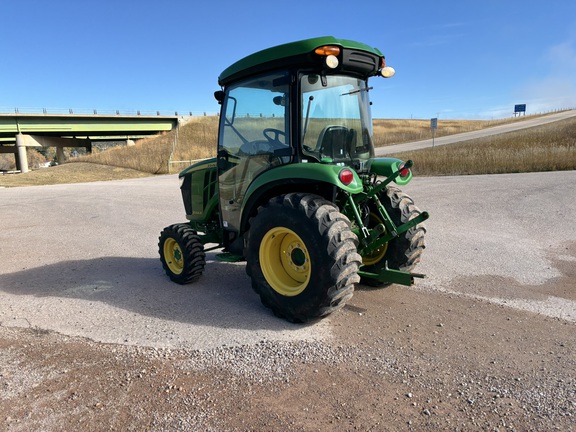 2015 John Deere 3046R (3rd thumbnail)