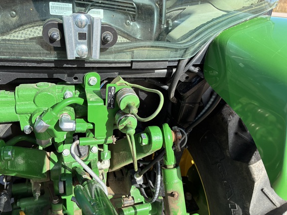 2015 John Deere 3046R (9th thumbnail)