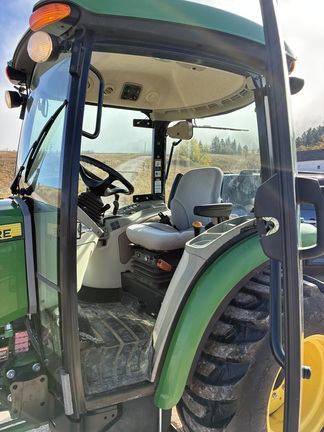 2015 John Deere 3046R (14th thumbnail)