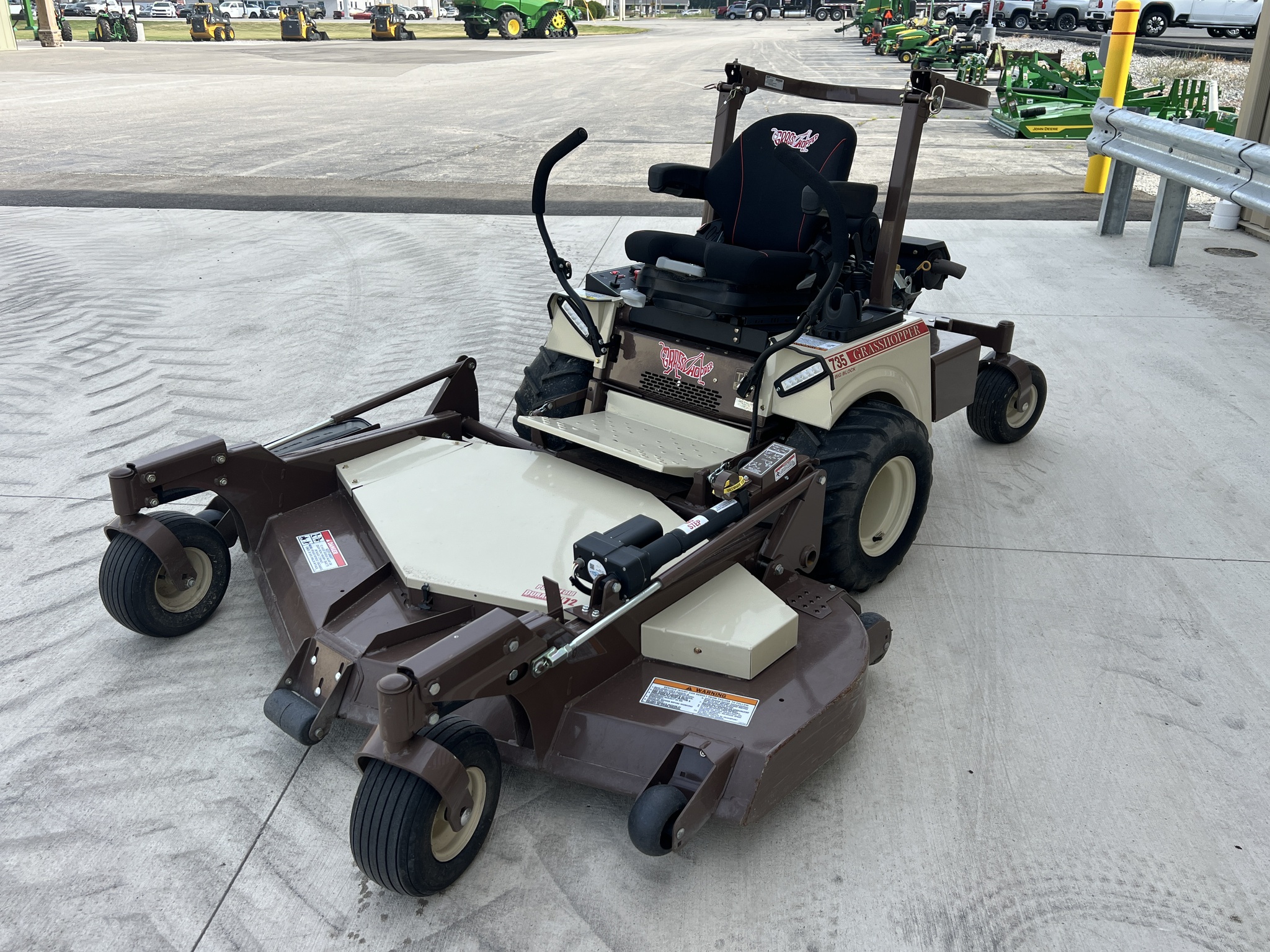 2024 Grasshopper 735BT T6 Image 7