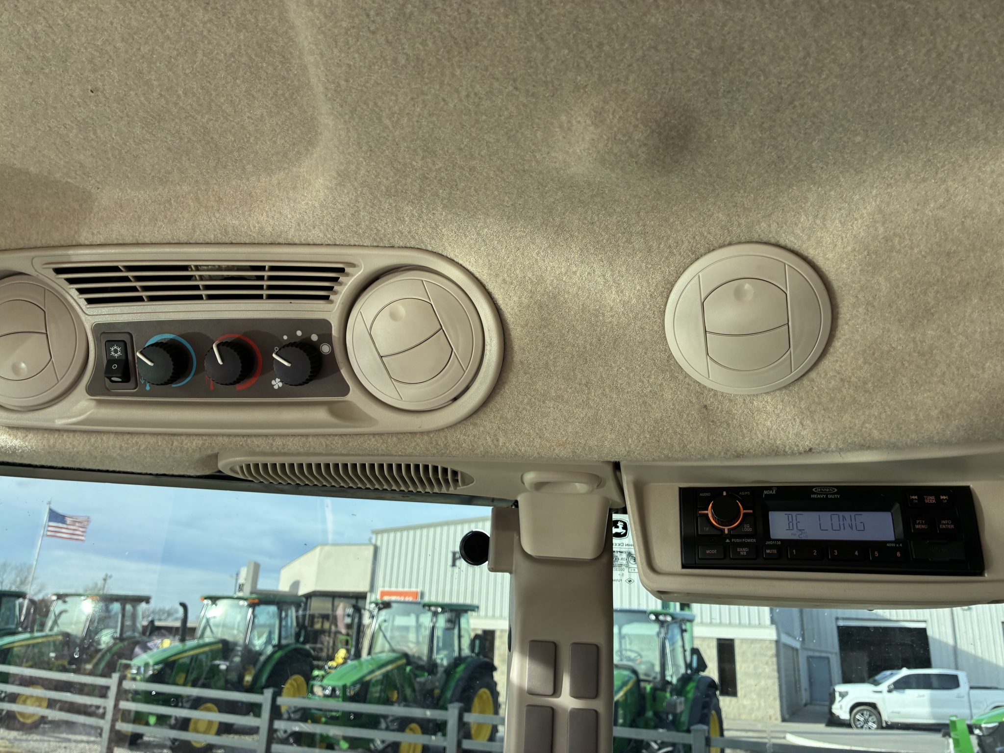 2016 John Deere 5075E Image 14