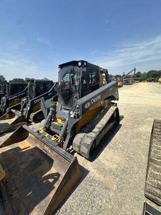 Photo of a 2024 John Deere 333G