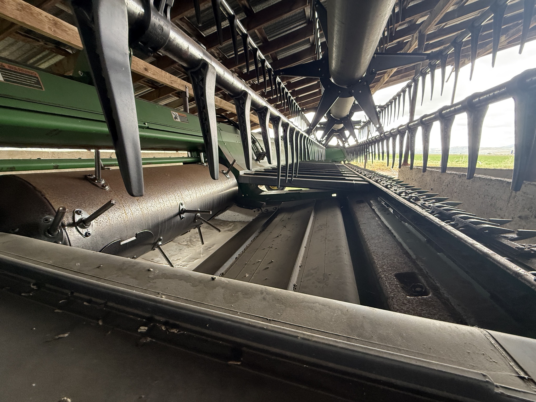 2014 John Deere S670 Image 38