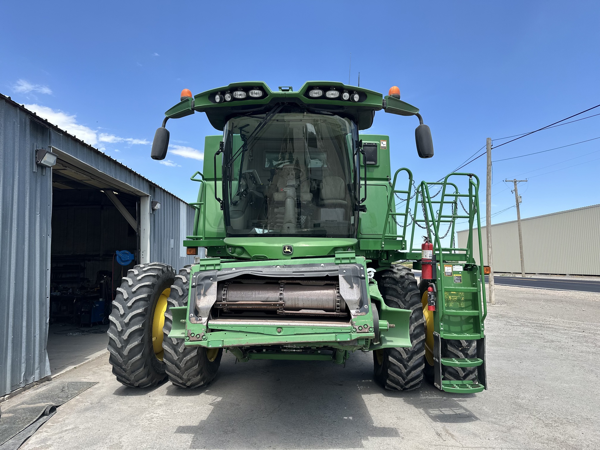 2014 John Deere S670 Image 15