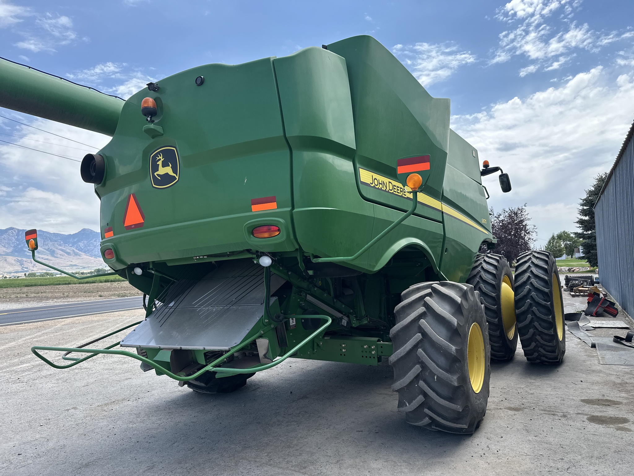 2014 John Deere S670 Image 24