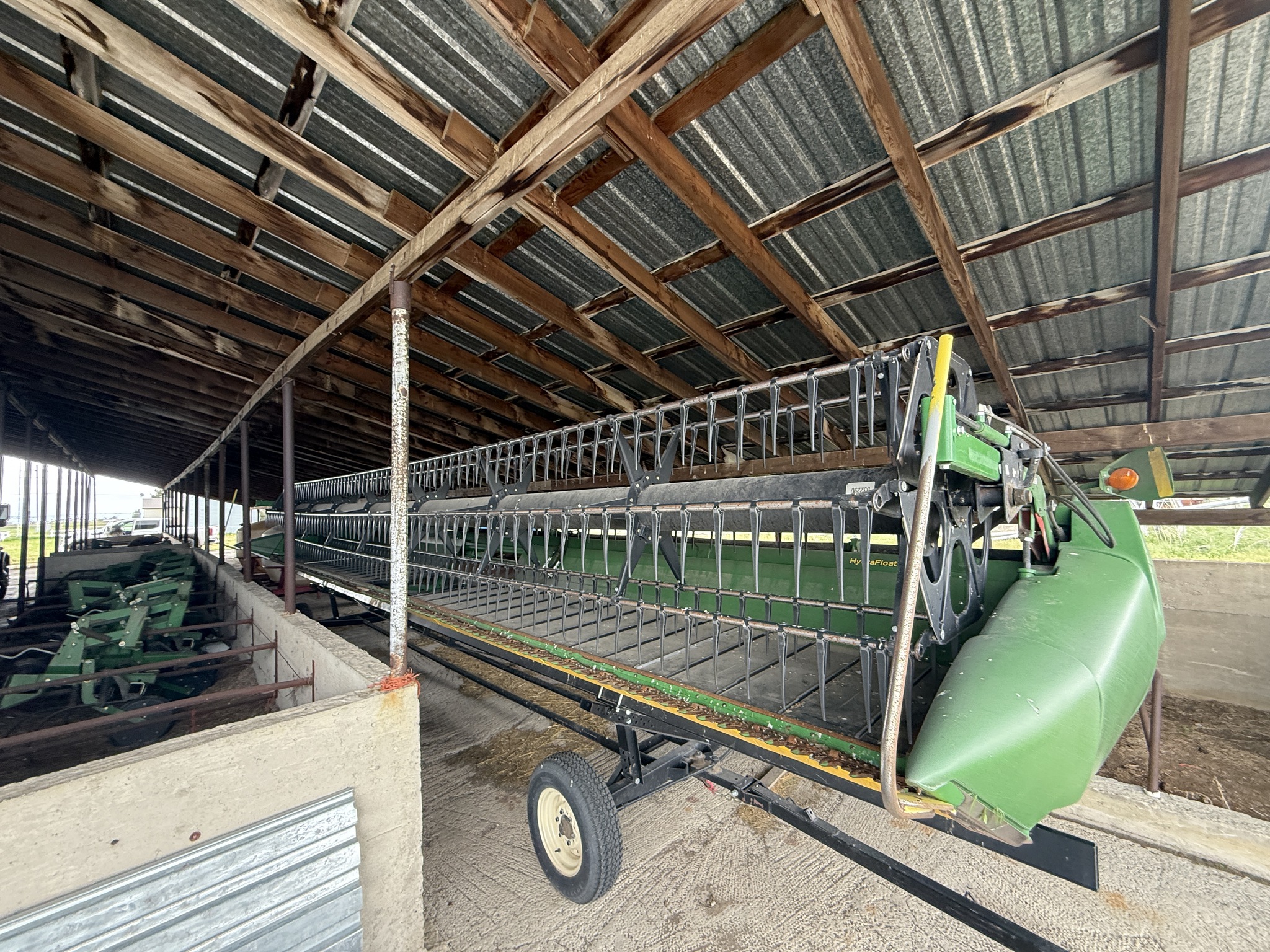 2014 John Deere S670 Image 30